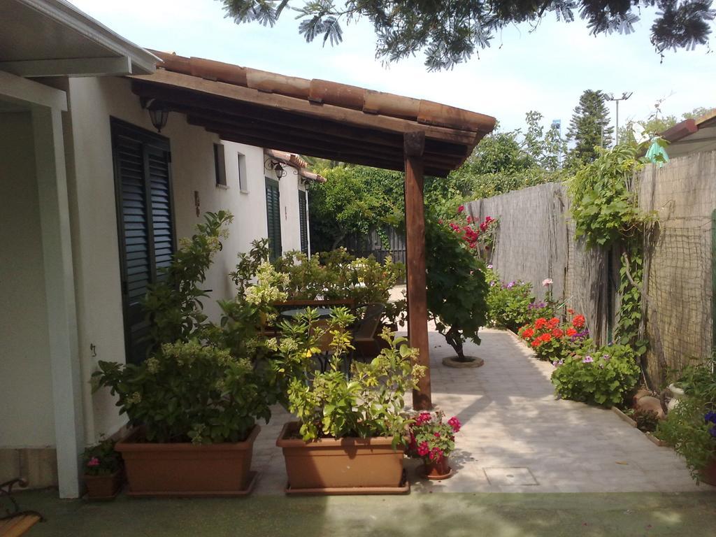 Villa Verdemare Naxos จีอาร์ดีนี นักซอส ภายนอก รูปภาพ